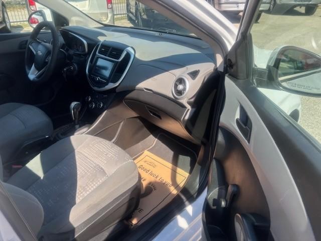 2017 Chevrolet Sonic LT photo 16
