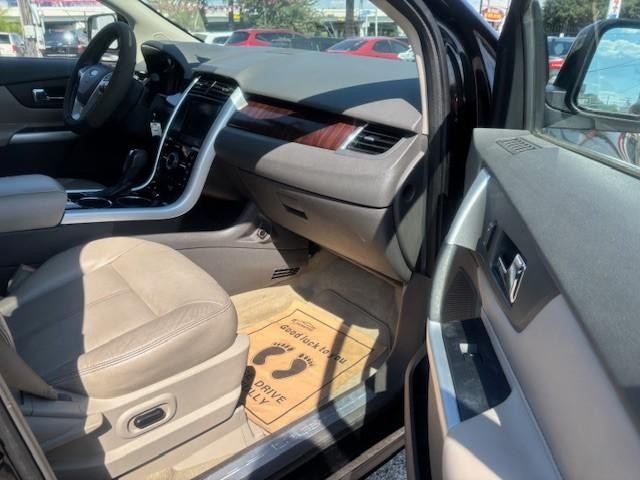 Ford Edge Vehicle Image 17