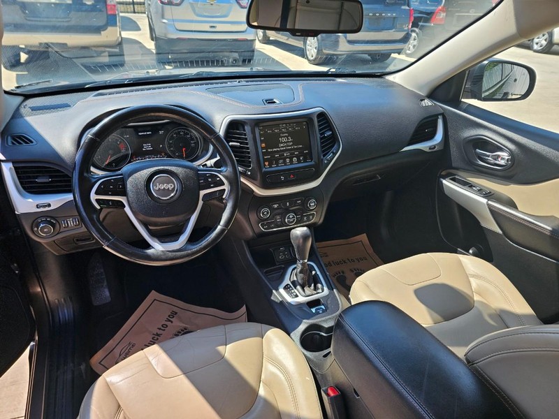 Jeep Cherokee Vehicle Image 15
