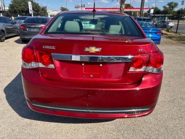 2014 Chevrolet Cruze photo 2