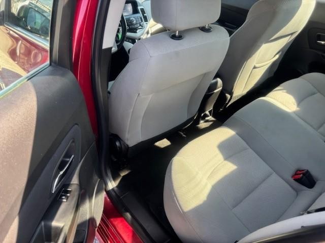 Chevrolet Cruze Vehicle Image 13