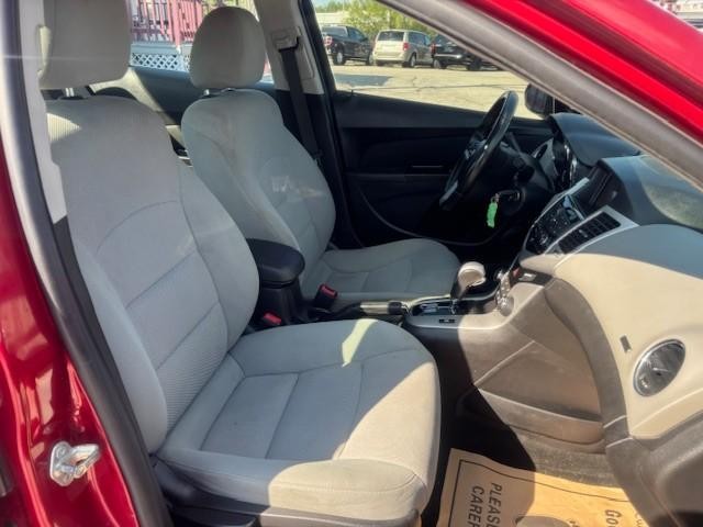 Chevrolet Cruze Vehicle Image 18