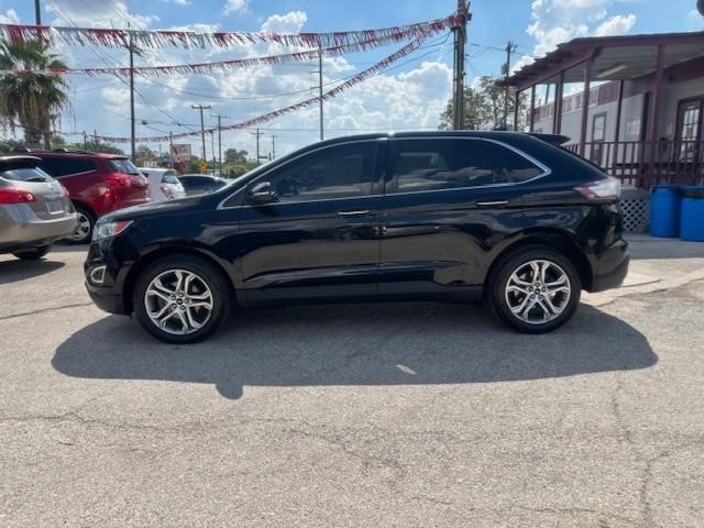 2017 Ford Edge Titanium photo 2