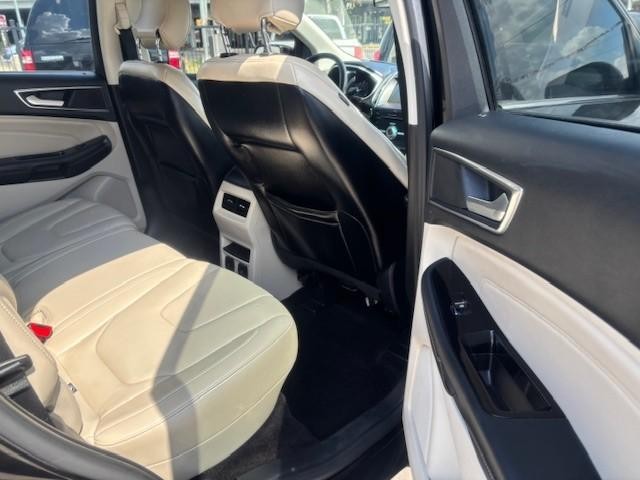Ford Edge Vehicle Image 14