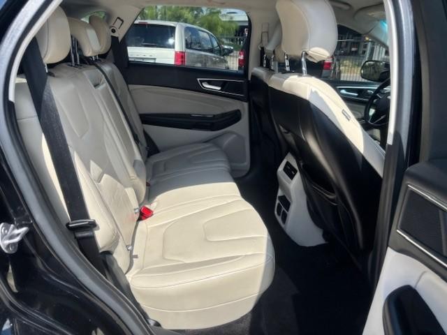 Ford Edge Vehicle Image 15