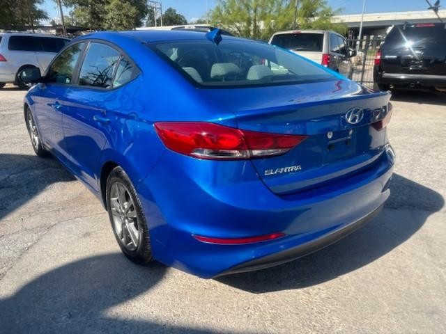 2018 Hyundai Elantra SEL photo 3