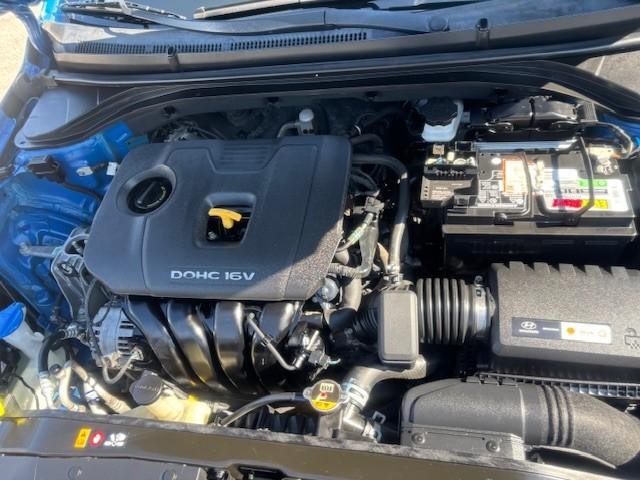 Hyundai Elantra Vehicle Image 20