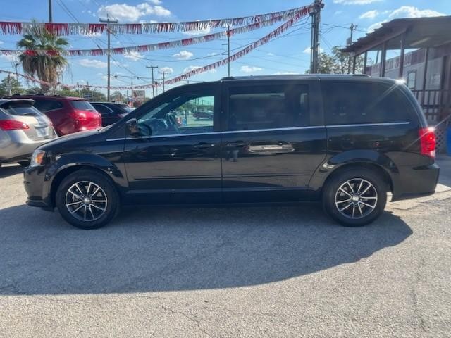 2017 Dodge Grand Caravan SXT photo 2