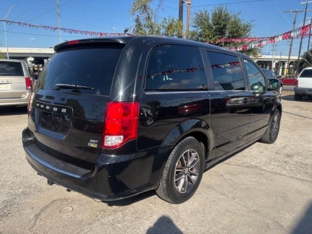 Dodge Grand Caravan Vehicle Image 05