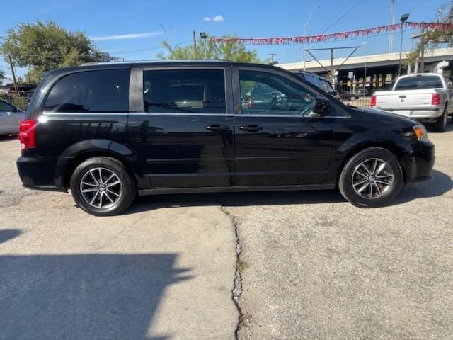 Dodge Grand Caravan Vehicle Image 06