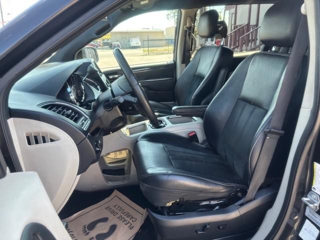 Dodge Grand Caravan Vehicle Image 11