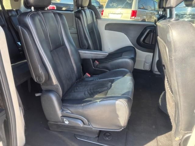 Dodge Grand Caravan Vehicle Image 16