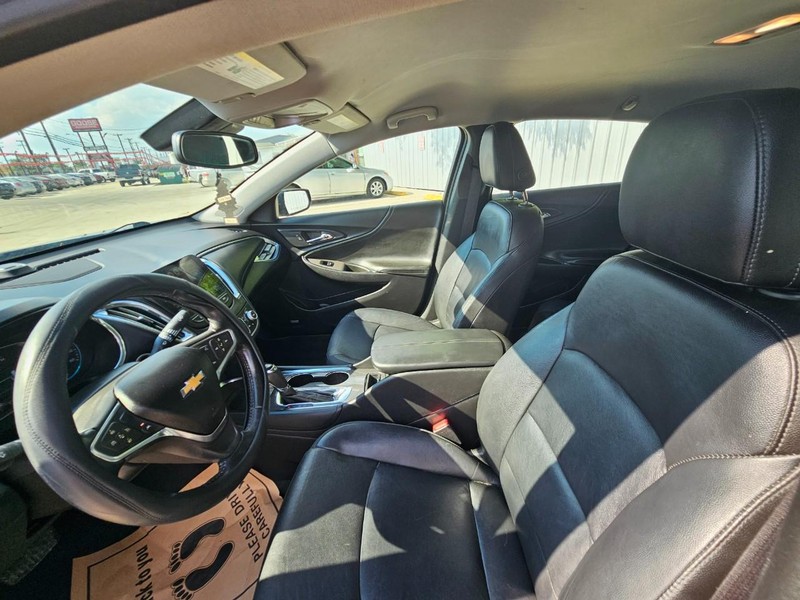 Chevrolet Malibu Vehicle Image 10