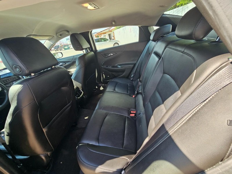 Chevrolet Malibu Vehicle Image 12