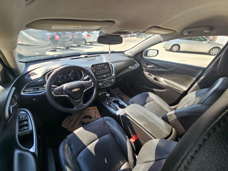 Chevrolet Malibu Vehicle Image 13