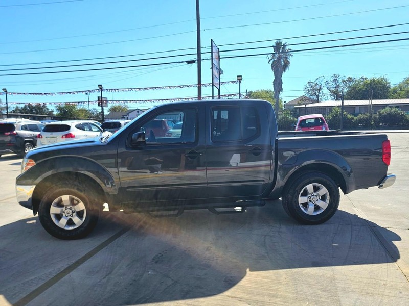 Nissan Frontier Vehicle Image 02