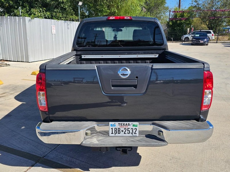 Nissan Frontier Vehicle Image 04