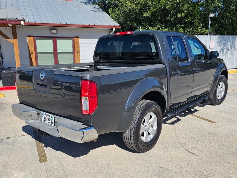 Nissan Frontier Vehicle Image 05