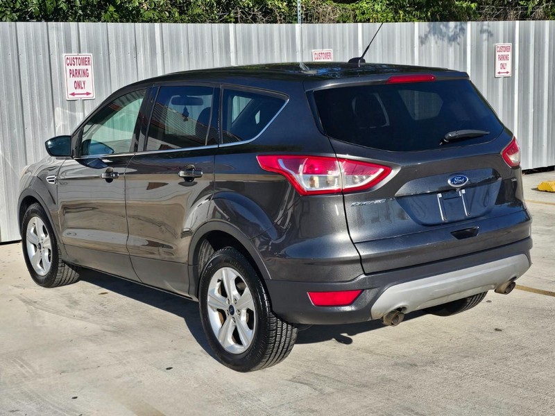 Ford Escape Vehicle Image 03
