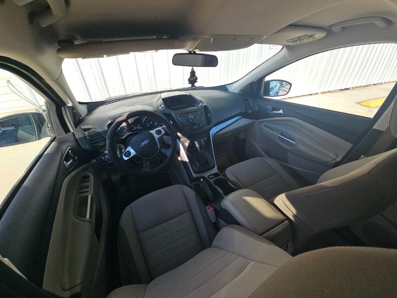 Ford Escape Vehicle Image 12