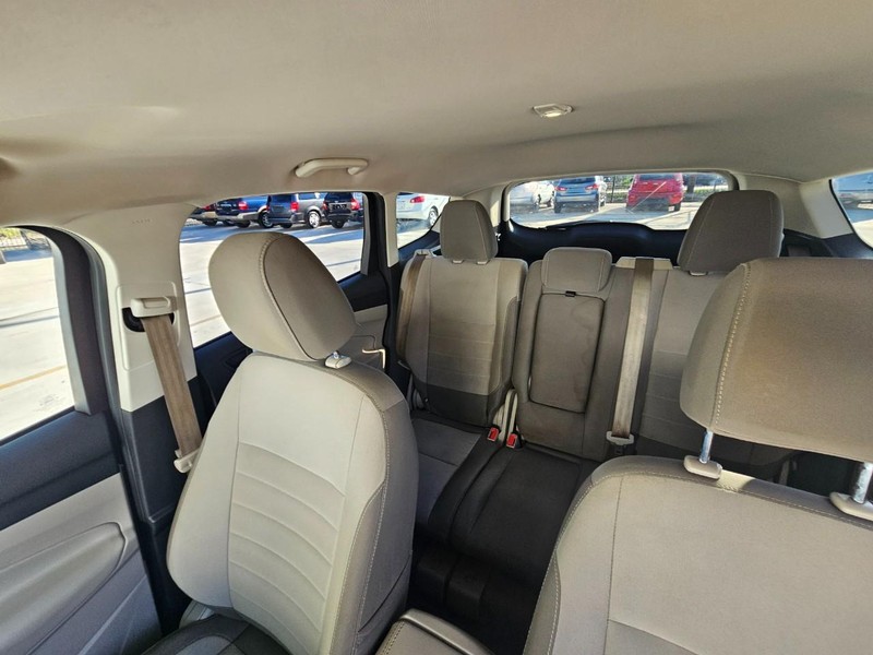 Ford Escape Vehicle Image 14
