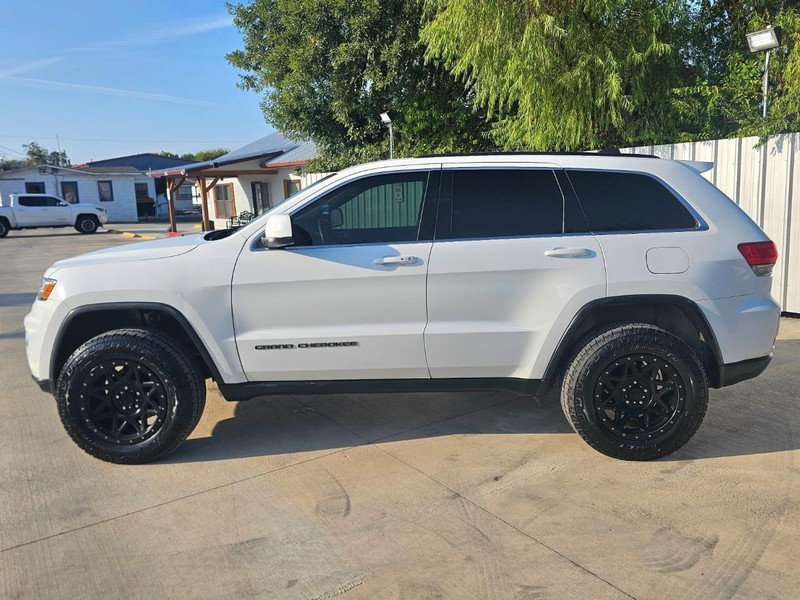 Jeep Grand Cherokee Vehicle Full-screen Gallery Image 02