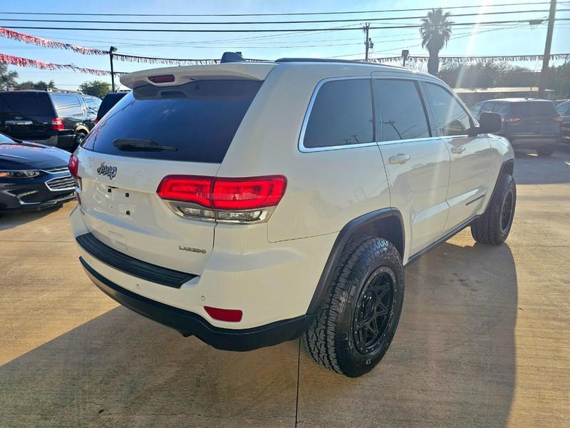 Jeep Grand Cherokee Vehicle Full-screen Gallery Image 06