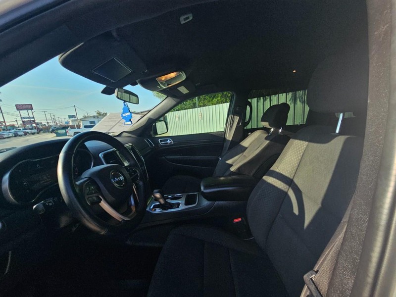 Jeep Grand Cherokee Vehicle Full-screen Gallery Image 10