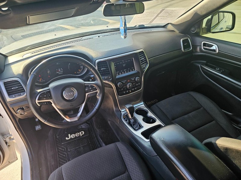 Jeep Grand Cherokee Vehicle Full-screen Gallery Image 14