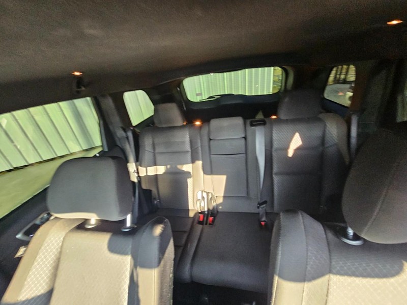 Jeep Grand Cherokee Vehicle Full-screen Gallery Image 15