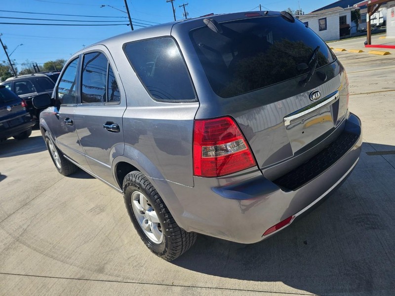 Kia Sorento Vehicle Image 03