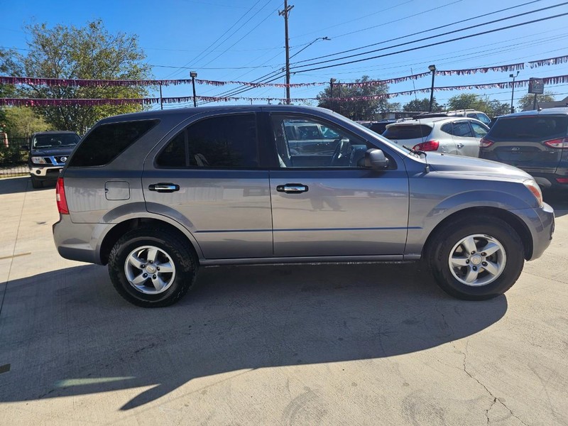 Kia Sorento Vehicle Image 06