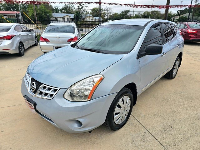 2013 Nissan Rogue S's photo