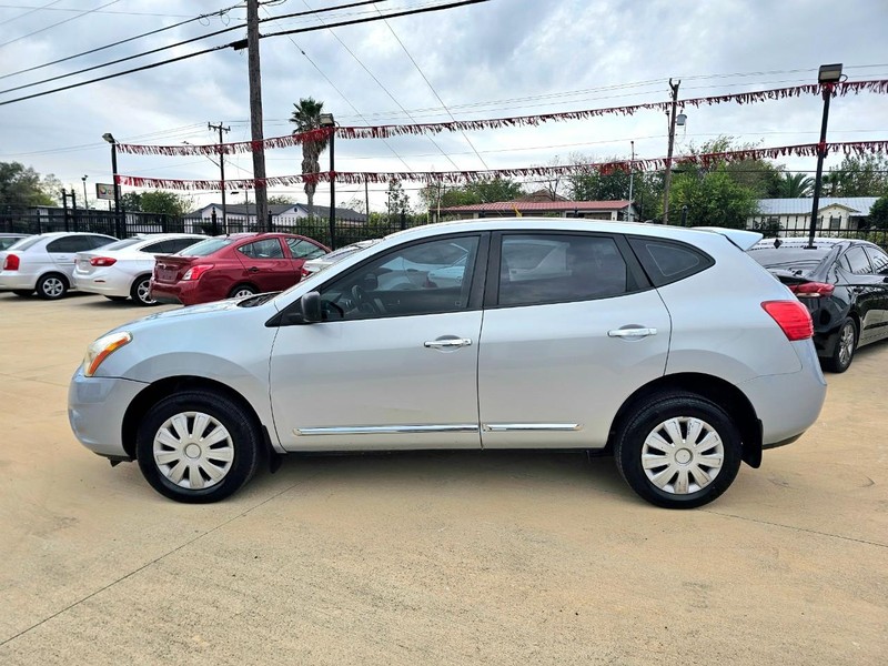 Nissan Rogue Vehicle Image 02