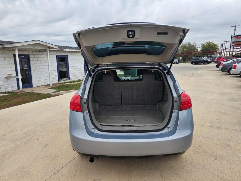 Nissan Rogue Vehicle Image 05