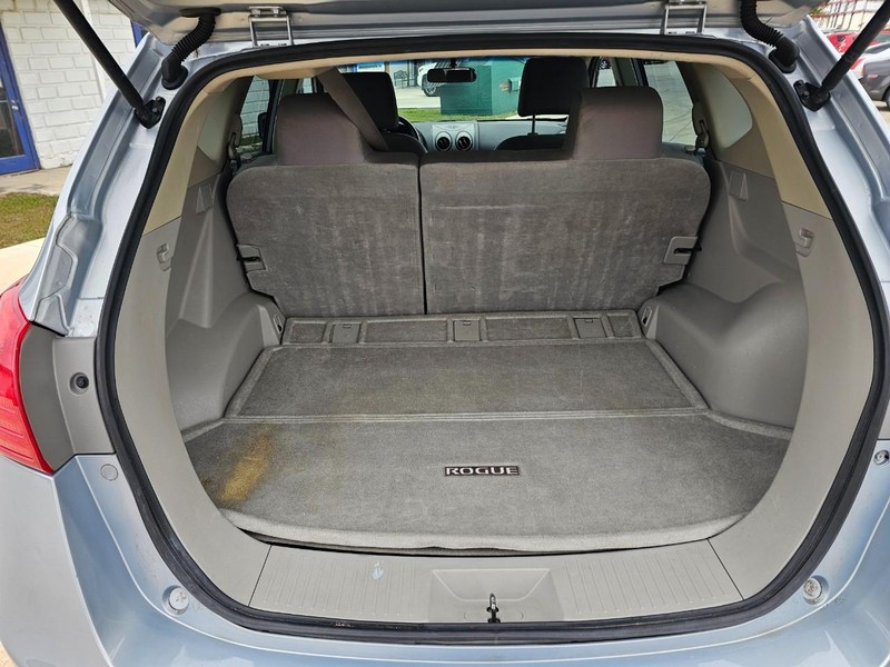 Nissan Rogue Vehicle Image 06