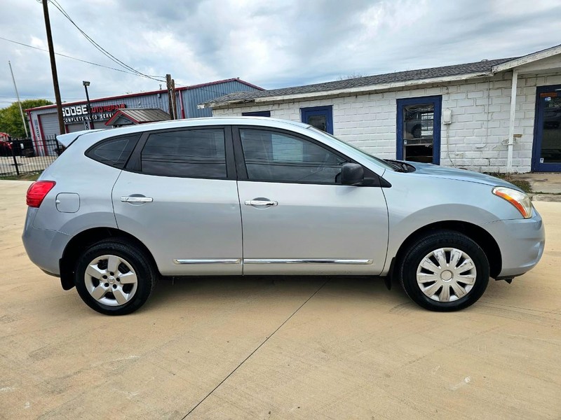 Nissan Rogue Vehicle Image 08