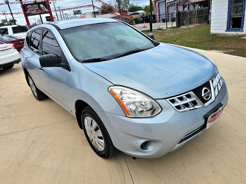 Nissan Rogue Vehicle Image 09