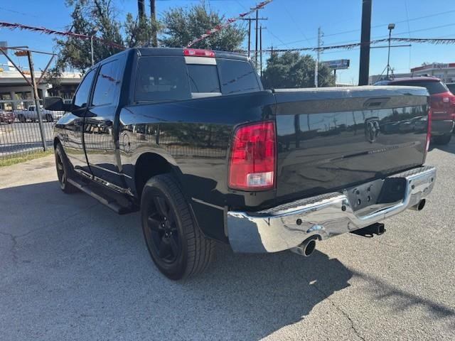 Ram 1500 Classic Vehicle Full-screen Gallery Image 03