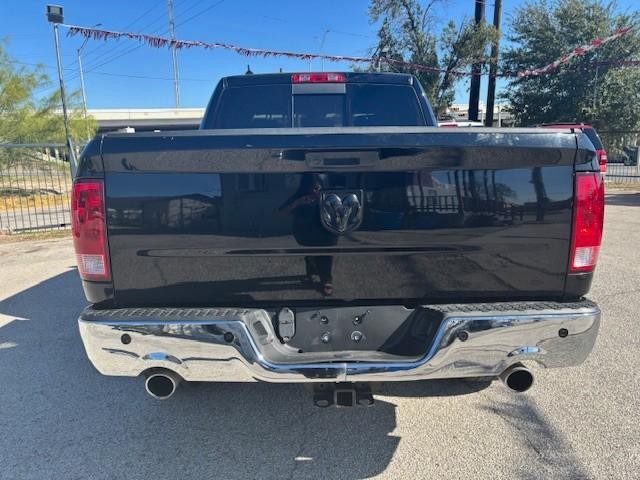 Ram 1500 Classic Vehicle Full-screen Gallery Image 04