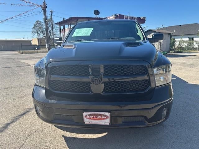 Ram 1500 Classic Vehicle Full-screen Gallery Image 08