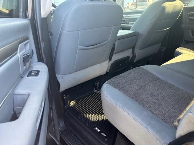 Ram 1500 Classic Vehicle Full-screen Gallery Image 13