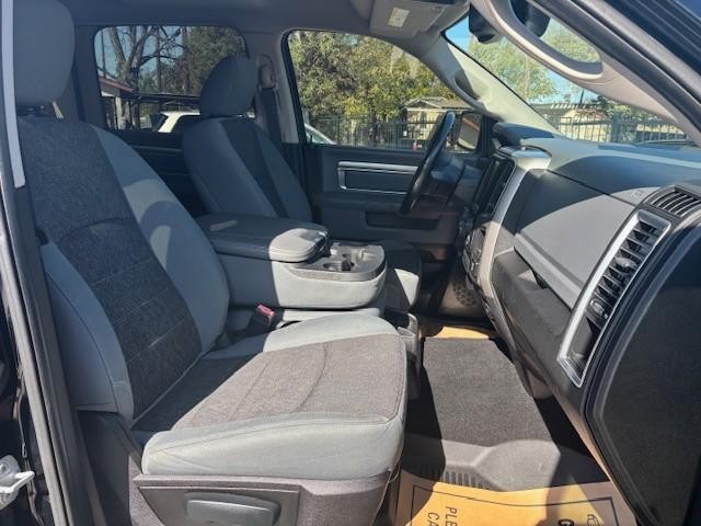 Ram 1500 Classic Vehicle Full-screen Gallery Image 18