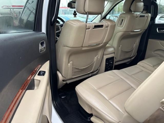 Dodge Durango Vehicle Image 14