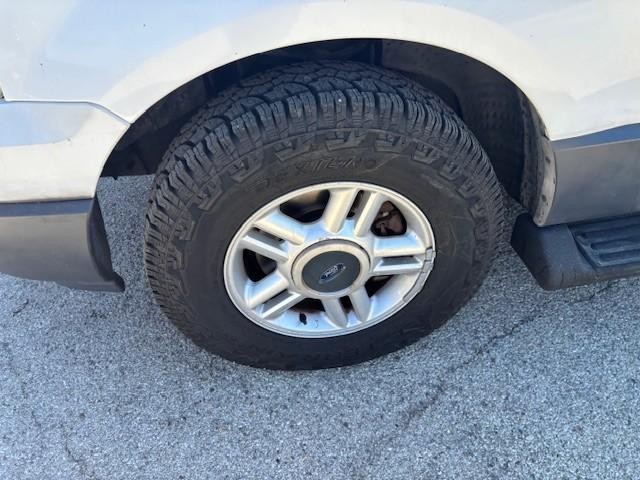 Ford Expedition Vehicle Image 09