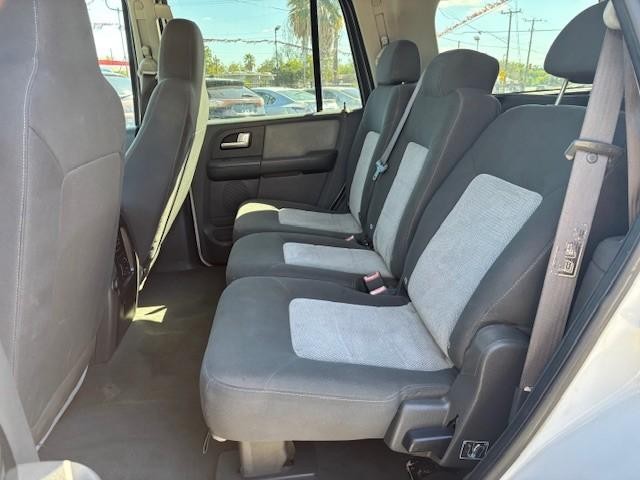 Ford Expedition Vehicle Image 14