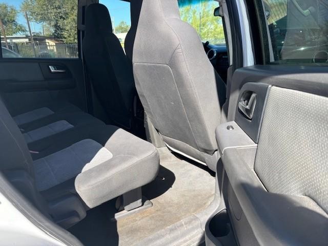 Ford Expedition Vehicle Image 17