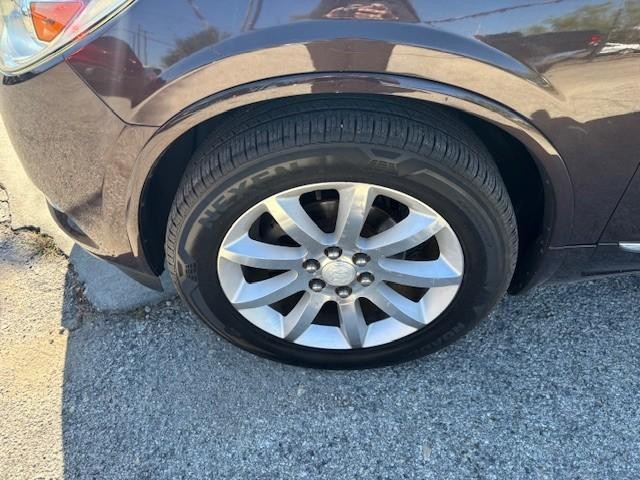 Buick Enclave Vehicle Image 09