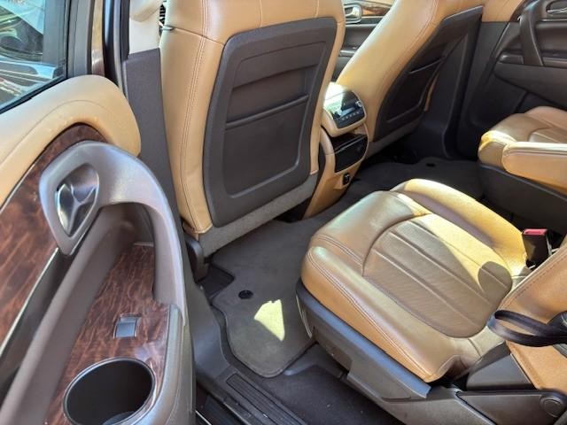Buick Enclave Vehicle Image 15