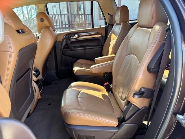Buick Enclave Vehicle Image 16